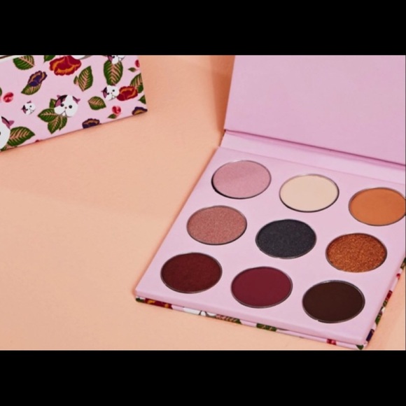 3/$39 NEW Winky Lux KITTEN eyeshadow palette - Picture 1 of 1
